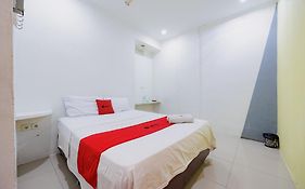 RedDoorz at Taman Galaxy Bekasi
